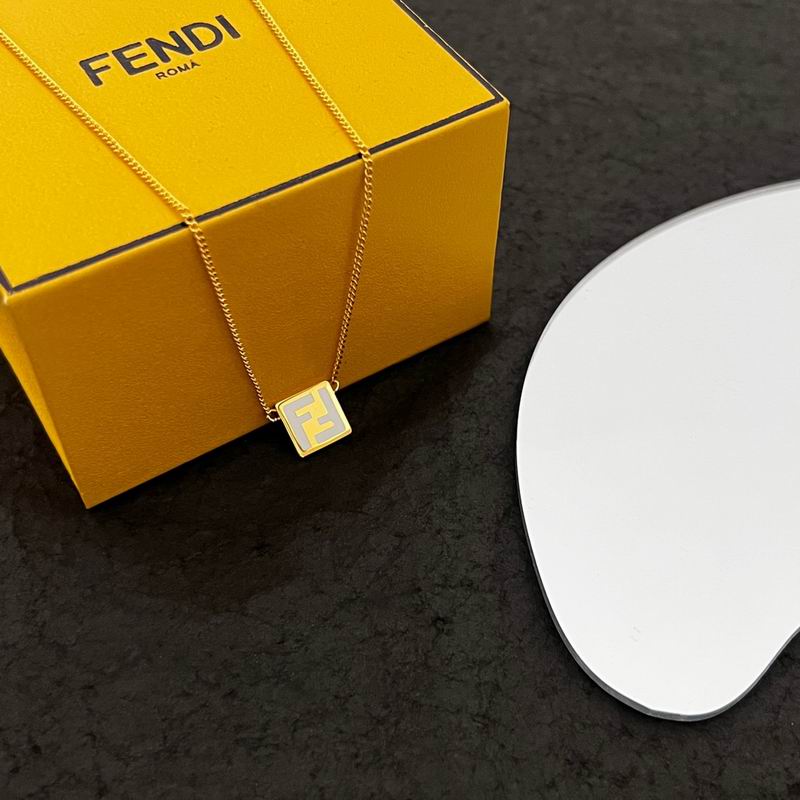 Fendi necklace 05lyx49